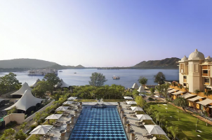 india-leela-palace-udaipur-bawa-tours-travel-Swimming-Pool-View
