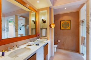 india-the-oberoi-rajvilas-Jaipur-bawa-tours-travel-Premier-room