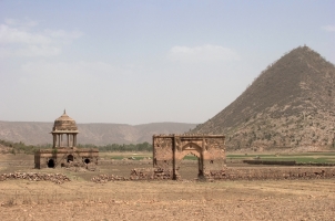 Amanbagh - Ajabgarh Ruins