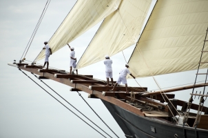 Indonesia Amandira - Bow and Crew