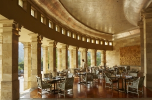 Amanjiwo - Main dining room