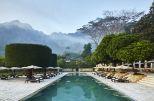 Amanjiwo - Main swimming pool