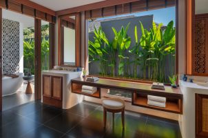 The-Sira-Bawa-Tours-Travel-One-Bedroom-Beachfront-Villa-Bathroom