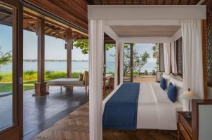 The-Sira-Bawa-Tours-Travel-Three-Bedroom-Beach-House-First-Master-Bedroom