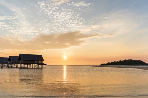 Bawah Reserve - Overwater east sunrise