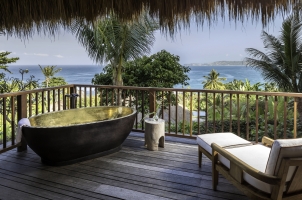 Nihi Sumba - Kanatar Sumba House - outdoor bathtub