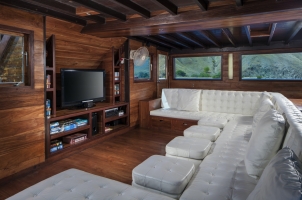Samata Cruise - Inside Lounge