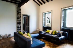 italy-lake-como-bawa-tours-travel-villa-cira-livingroom