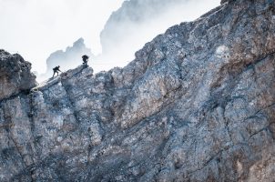 L'aerea cresta della ferrata Marini Bianchi che dal Rifugio Lorenzi porta alla Cima di Mezzo del Cristallo.