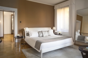 Aman Venice - Palazzo Bedroom