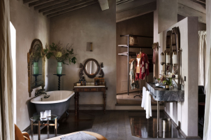 Catello di Reschio - Suite Bathroom