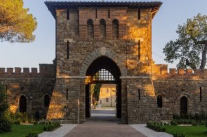 Borgo_dei_Conti_Resort_Bawa-Tours-travel_Entrance_Gate
