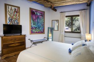 italy-su-gologone-bawa-tours-travel-ClassicRoom2