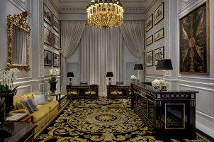 St. Regis Rome - Front Desk