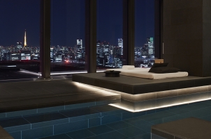 Aman Tokyo - Pool at night