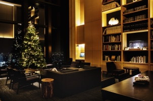 Aman Tokyo - Library Christmas tree