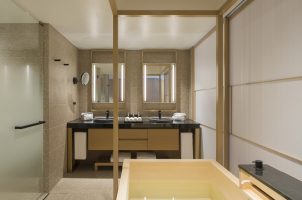 japan-banyan-tree-higashiyama-kyoto-bawa-tours-travel-Grand-Serenity-Bathroom