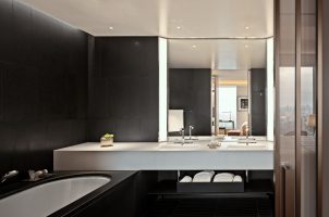 japan-tokyo-Bvlgari-tokyo-bawa-towrs-travel-JUNIOR-SUITE-BATHROOM