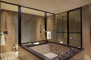 The Ritz-Carlton Kyoto - Suite Bathroom