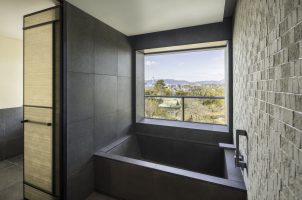 japan-sixsenses-kyoto-bawa-tours-travel-deluxe_Suite_Garden_Bathroom