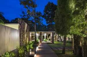 Amansara - Dining Room