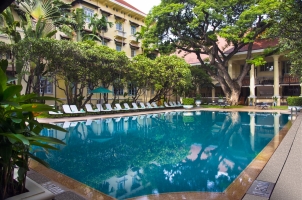 Cambodia - Raffles Hotel Le Royal - Swimming Pool