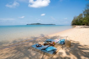 Six Senses Krabey Island - Beach Picnic