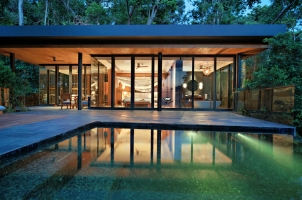 Six Senses Krabey Island - Ocean Pool Villa Suite by night