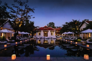 Amantaka - Swimming Pool at night