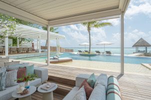 Maldives-Four-Seasons-Kuda-Haraa-Bawa-Tours-Travel-Swimming-pool