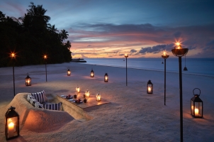 Raffles Maldives - Beach Dinner