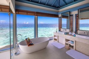 Raffles Maldives - Overwater Residence Bathroom