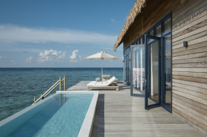 COMO Cocoa Island Malediven - Outdoor Pool Deck