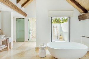 Maledives COMO Maalifushi - Two Bedroom Beach House Bathroom