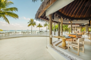 Maledives COMO Maalifushi - Madi Outdoor Seating