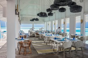 maldives-four-seasons-landaa-giraavaru-bawa-tours-travel-Blu-Beach-Club