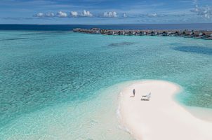 maldives-four-seasons-landaa-giraavaru-bawa-tours-travel-Blu-Beach-Sand-Bank
