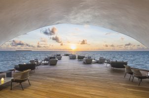 st-regis-bawa-tours-travel-Whale-Bar-Deck