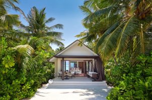 maldives-niyama-bawa-tours-travel-deluxe-beach-pool-villa-outdoor