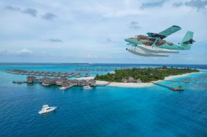 Flying-Turtle-Six-Senses-Laamu-Seaplane