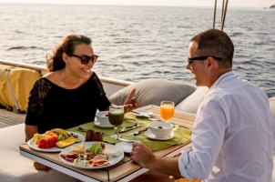 Maledives Soneva Aqua - Breakfast on the boat