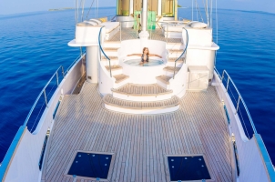 Maledives Soneva Aqua - Aqua Jacuzzi deck