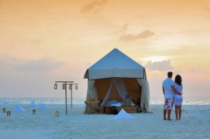 Maledives Soneva Fushi - Sandbank Ovenight Stay