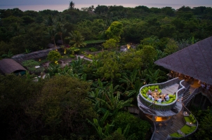 Maledives Soneva Fushi - Fresh in the Garden Moonlight Table