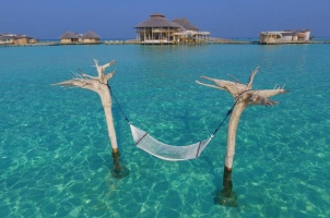 Soneva Jani - Water Hammock