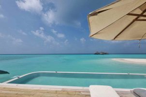 malediven-soneva-secret-bawa-tours-travel-pool-view