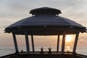 Waldorf Astoria - Sunset Yoga