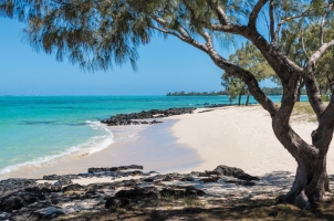 Shangri La's Le Touessrok - Ilot Mangenie Private Island