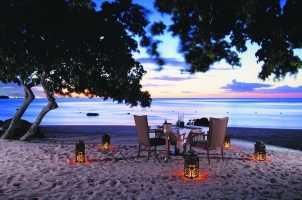 Mauritius The Oberoi Beach Resort - Beach Dinner
