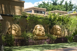 Mauritius The Oberoi Beach Resort - Buddha Faces